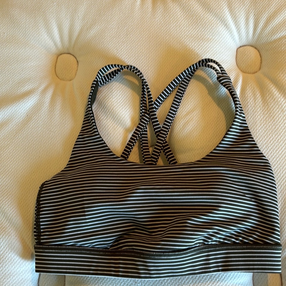 Lulu dark army grew with white stripes-sports bra